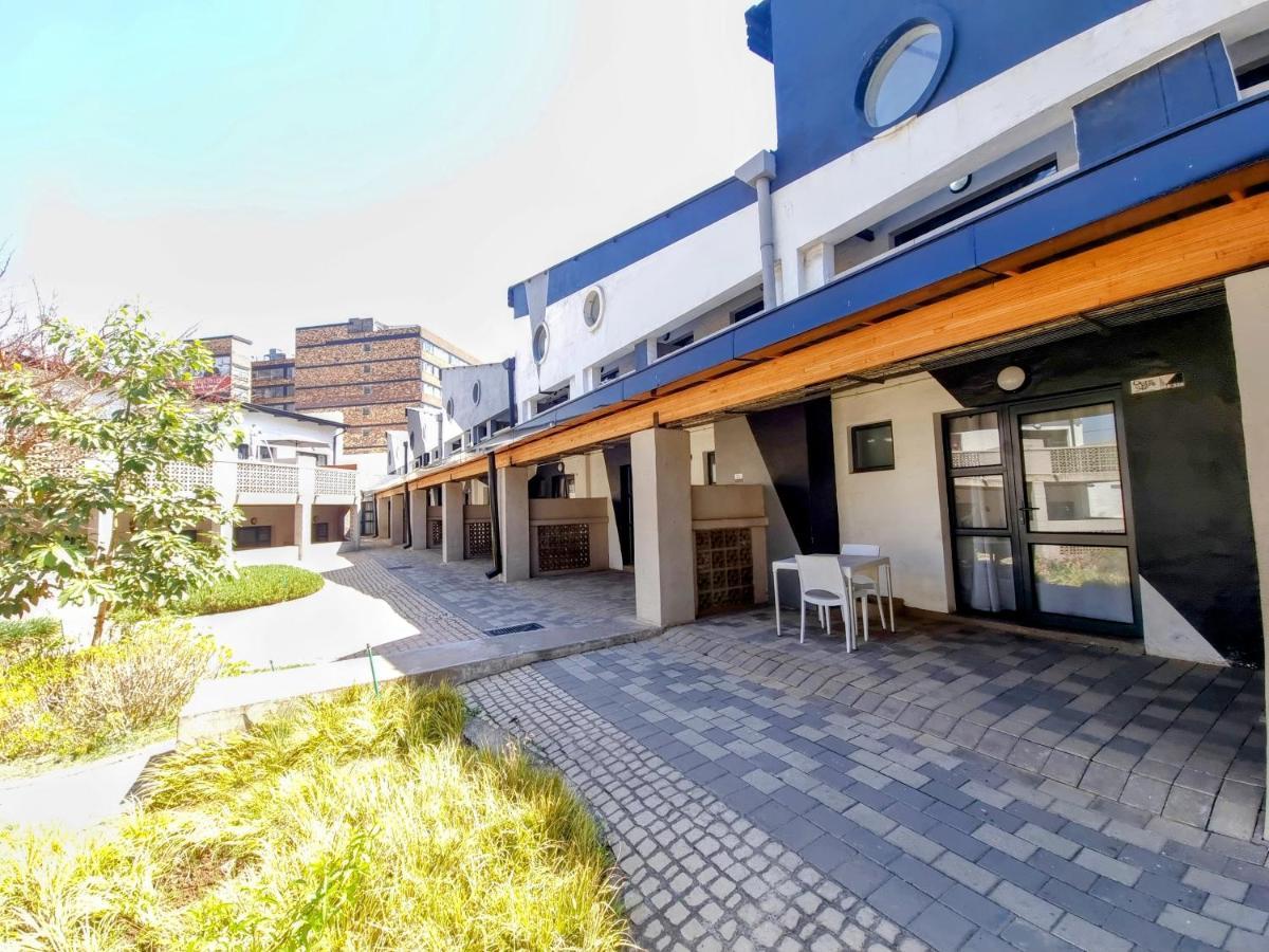 Kaleaba House In Vibey Maboneng Precint Appartamento Johannesburg Esterno foto